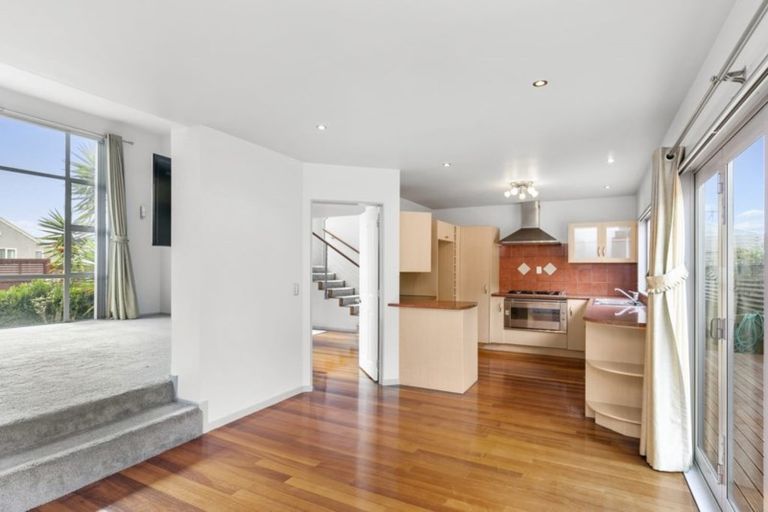 Photo of property in 33 Waverton Terrace, Churton Park, Wellington, 6037