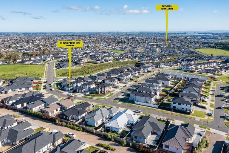 Photo of property in 76 Twin Parks Rise, Papakura, 2110