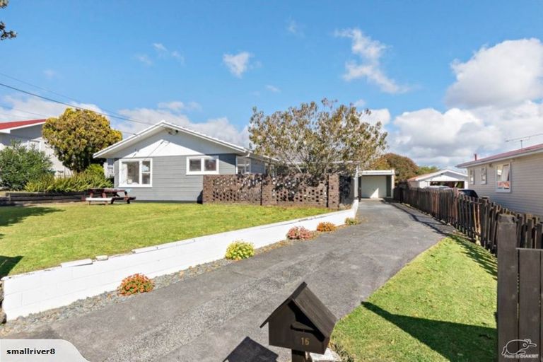 Photo of property in 16 Robert Burke Place, Henderson, Auckland, 0612