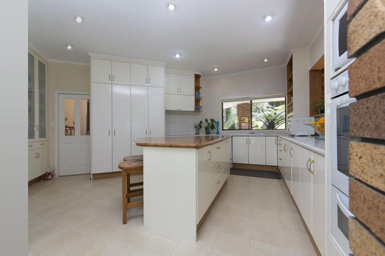 Photo of property in 789 Scenic Drive, Henderson Valley, Auckland, 0612