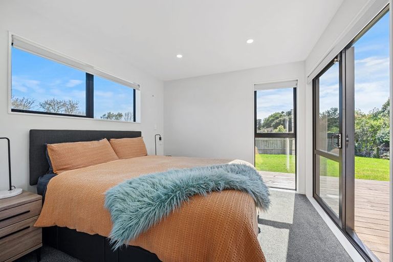 Photo of property in 18 Taupata Lane, Helensville, 0800