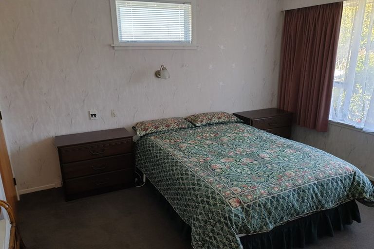 Photo of property in 2 Hood Place, Spotswood, New Plymouth, 4310