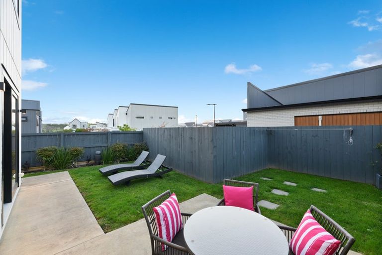Photo of property in 28 Whakanoho Road, Westgate, Auckland, 0814