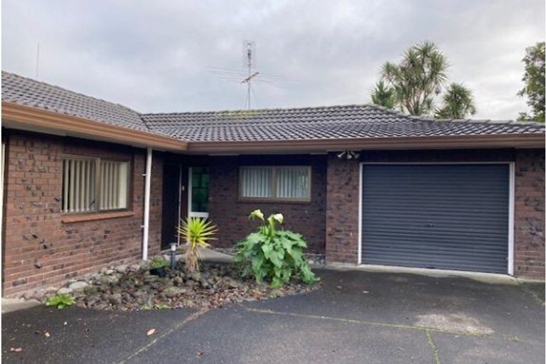 Photo of property in 21b Sunnypark Avenue, Rosehill, Papakura, 2113