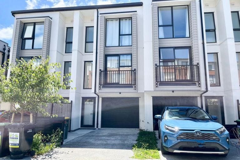 Photo of property in 29 Falcon Crescent, Hobsonville, Auckland, 0618