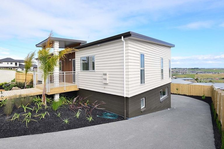 Photo of property in 66 Maire Road, Orewa, 0931