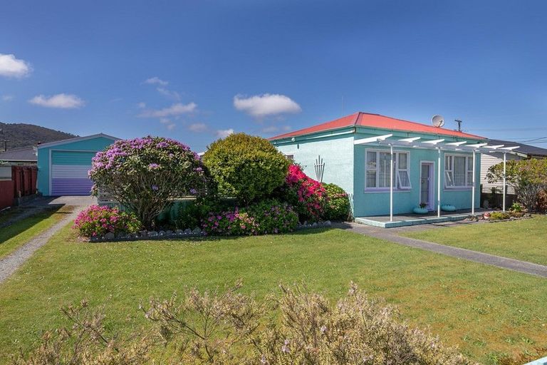 Photo of property in 35 Blake Street, Blaketown, Greymouth, 7805