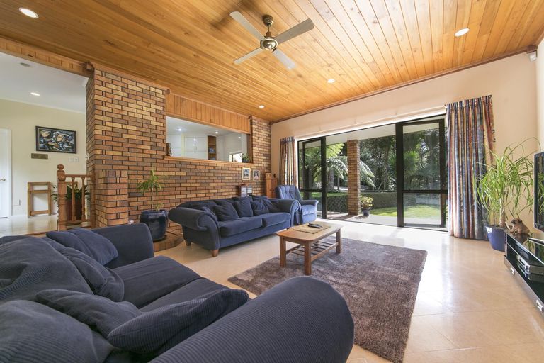 Photo of property in 789 Scenic Drive, Henderson Valley, Auckland, 0612