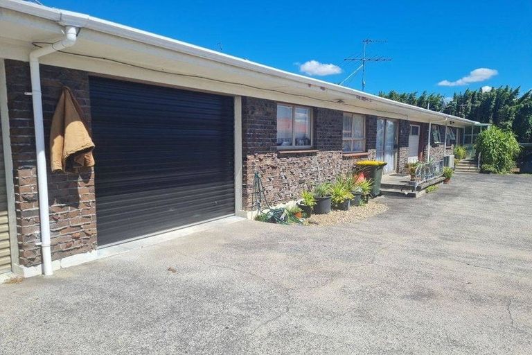 Photo of property in 2/8 Dublin Street, Pukekohe, 2120