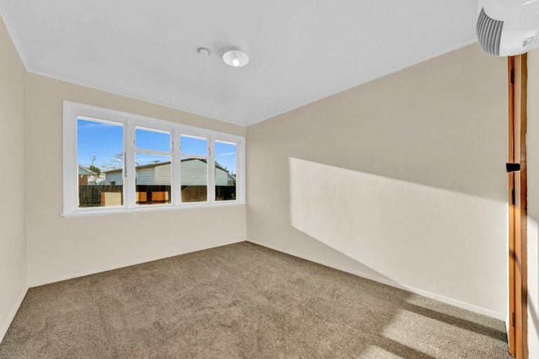 Photo of property in 32 Carisbrooke Street, Aranui, Christchurch, 8061
