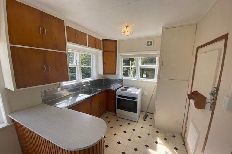 Photo of property in 31 Melrose Road, Island Bay, Wellington, 6023