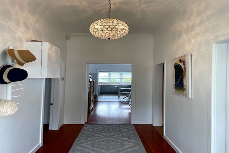 Photo of property in 2 Blacks Road, Greenhithe, Auckland, 0632