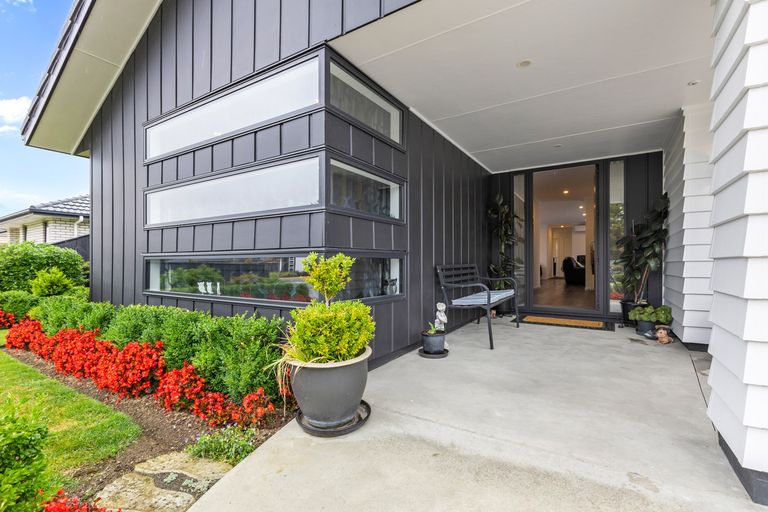 Photo of property in 15 Maple Grove, Kingston, Wellington, 6021