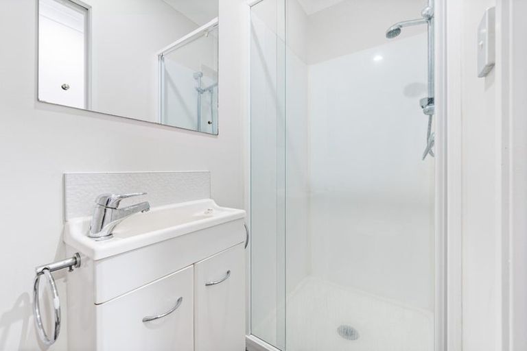 Photo of property in 305 Royal Road, Massey, Auckland, 0614