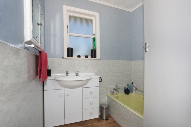 Photo of property in 81 Bridge Street, Bulls, 4818