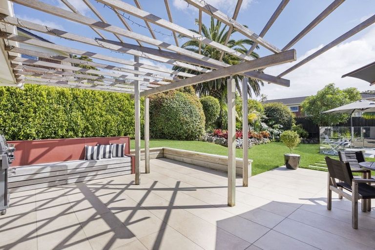 Photo of property in 11 Northgrove Avenue, Hillcrest, Auckland, 0627