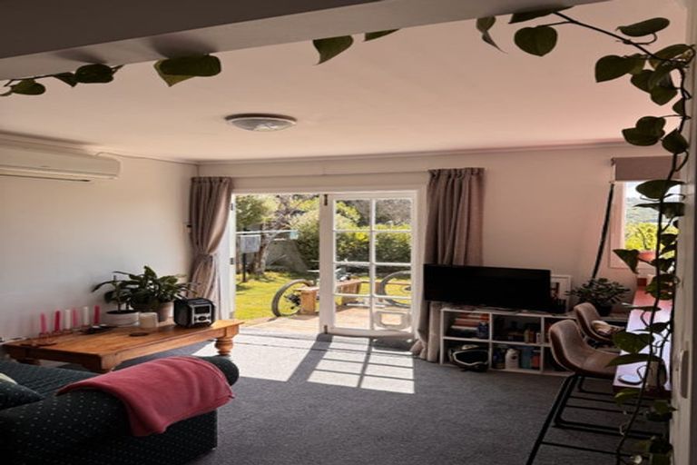 Photo of property in 15 Townsend Road, Miramar, Wellington, 6022