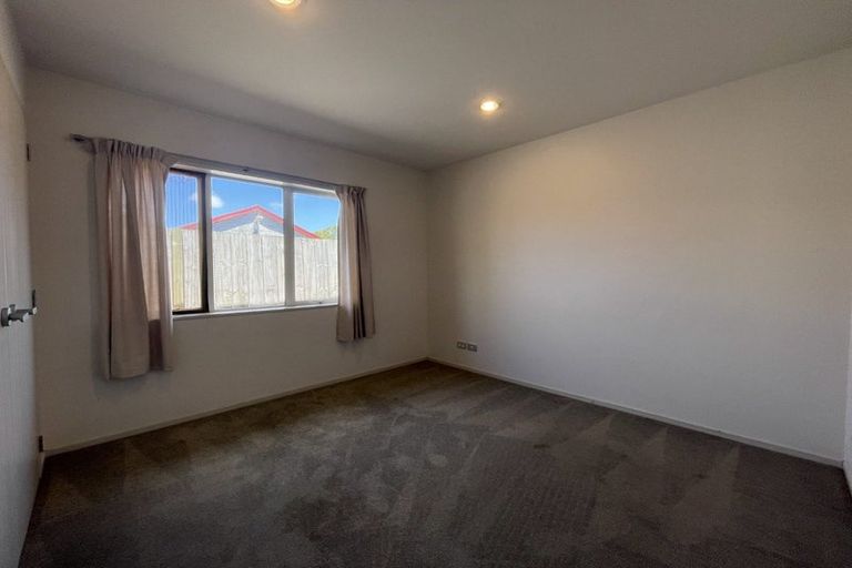 Photo of property in 13a Woodside Road, Massey, Auckland, 0614