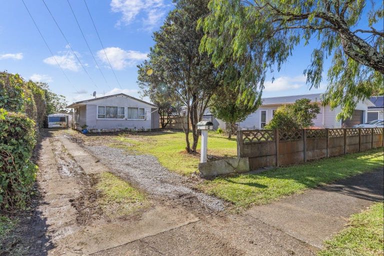 Photo of property in 9 Muir Avenue, Mangere Bridge, Auckland, 2022