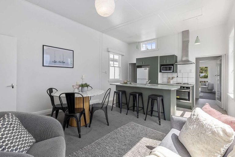 Photo of property in 438 Adelaide Road, Berhampore, Wellington, 6023