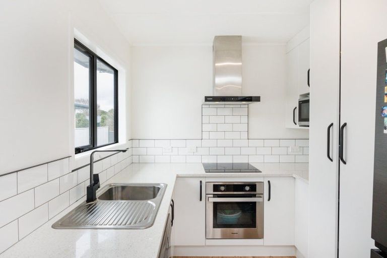 Photo of property in 18 Snowdon Avenue, Terrace End, Palmerston North, 4410