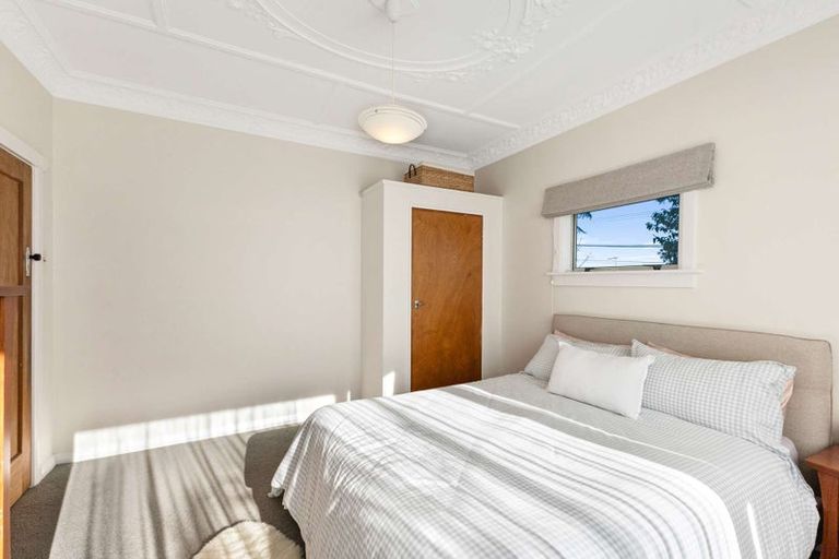 Photo of property in 9 Selwyn Street, Lower Vogeltown, New Plymouth, 4310