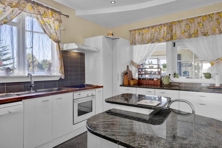 Photo of property in 3 Victoria Street, Hawera, 4610