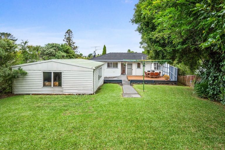 Photo of property in 3 Temuri Place, Glendene, Auckland, 0602