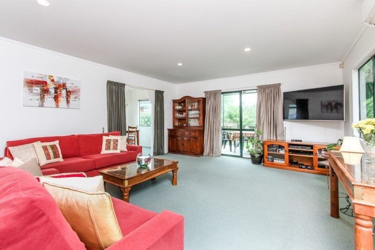 Photo of property in 1/12 Sorrel Crescent, Bucklands Beach, Auckland, 2012