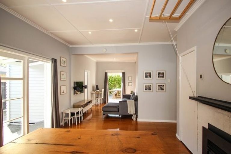 Photo of property in 1212 Caroline Road, Mayfair, Hastings, 4122