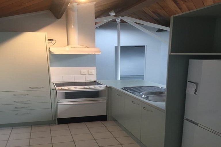 Photo of property in Metro Apartments, 16/220 Thorndon Quay, Pipitea, Wellington, 6011