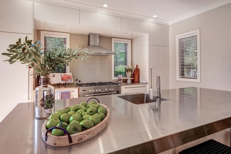 Photo of property in 5b Te Mata Peak Road, Havelock North, 4130