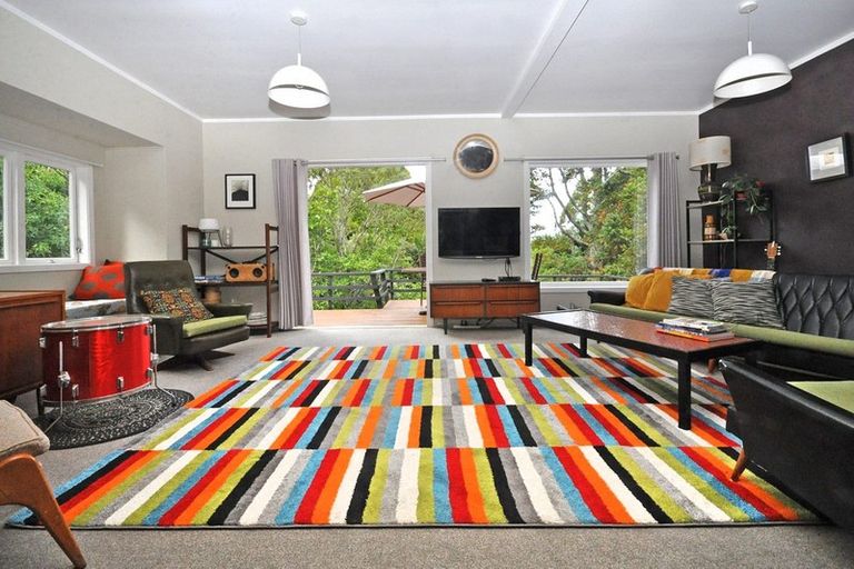 Photo of property in 42 Kauri Road, Laingholm, Auckland, 0604