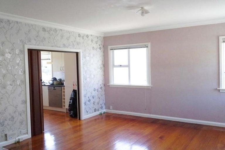 Photo of property in 33 Breakwater Road, Moturoa, New Plymouth, 4310