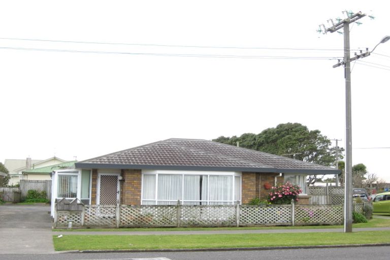 Photo of property in 2/39 Sackville Street, Fitzroy, New Plymouth, 4312