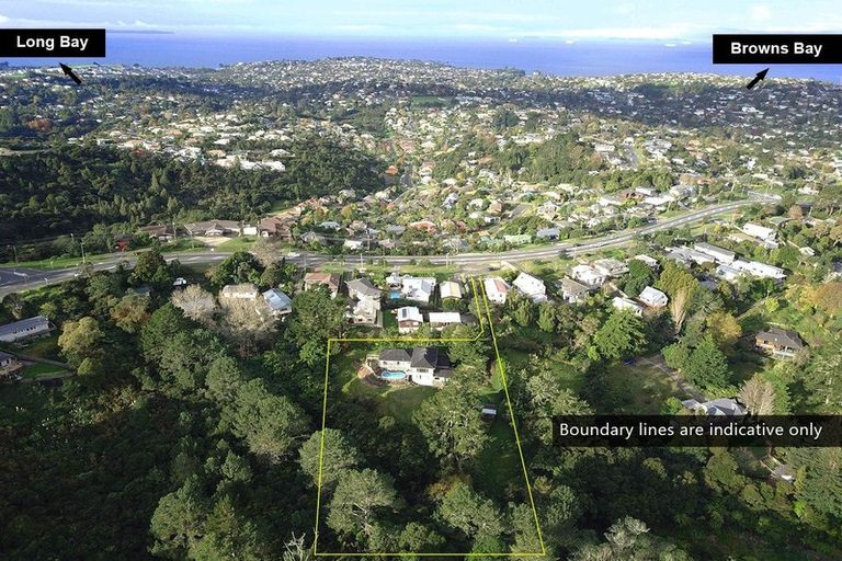 Photo of property in 1028 East Coast Road, Fairview Heights, Auckland, 0630