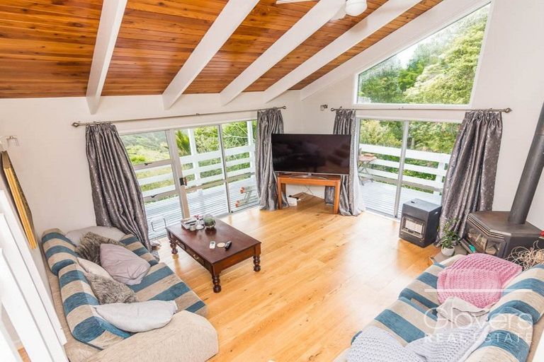 Photo of property in 28 Puketaha Road, Swanson, Auckland, 0816