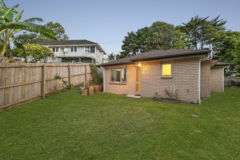 Photo of property in 13 Thomas Rea Place, Te Atatu South, Auckland, 0610