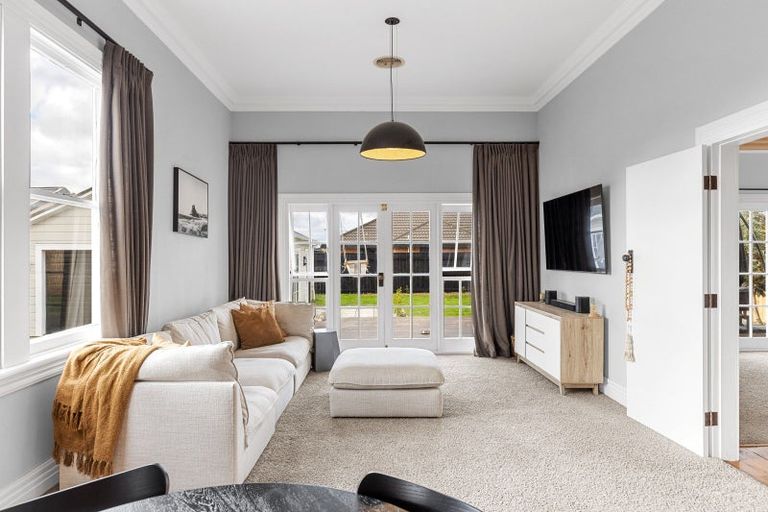 Photo of property in 17 Perrin Place, Kelvin Grove, Palmerston North, 4414