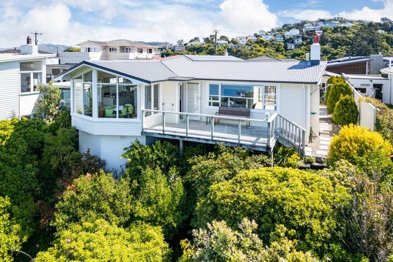 Photo of property in 7 Harbour Park Terrace, Khandallah, Wellington, 6035