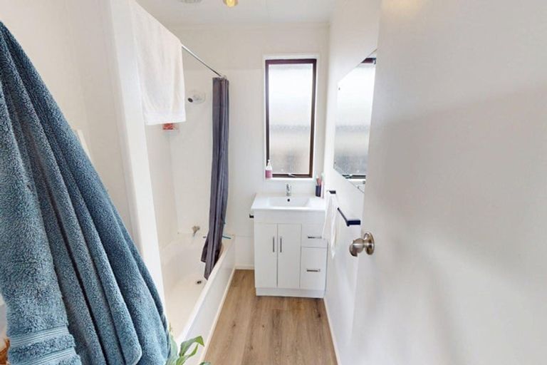 Photo of property in 2/685 Pioneer Highway, Highbury, Palmerston North, 4412