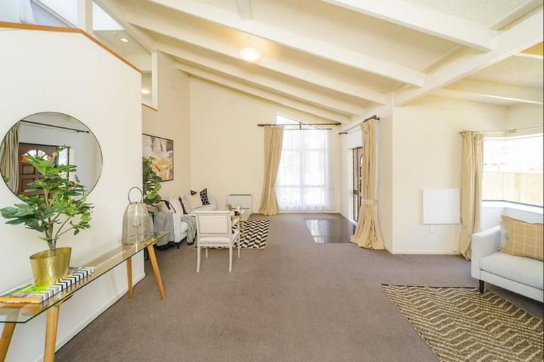 Photo of property in 42a Clifton Terrace, Fitzherbert, Palmerston North, 4410