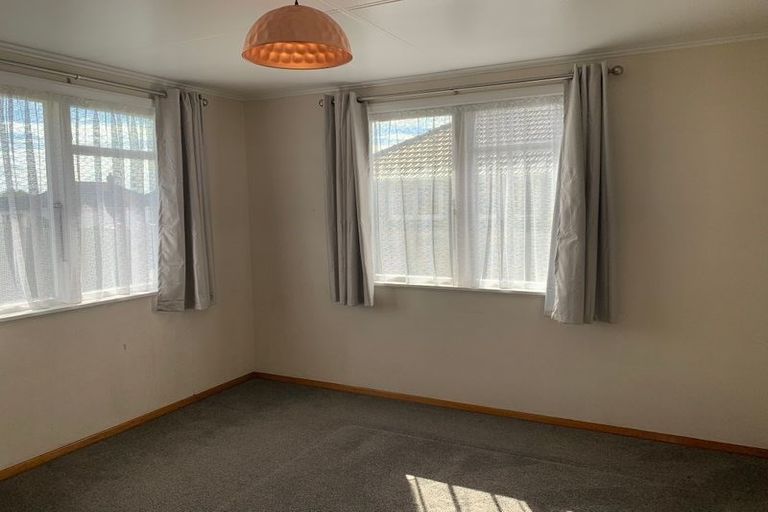 Photo of property in 22 Arimu Road, Papakura, 2110