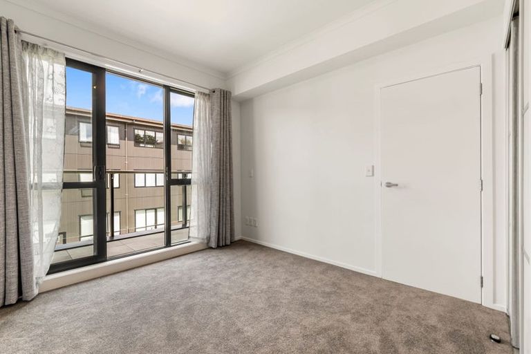 Photo of property in 16/11 Carlos Drive, Flat Bush, Auckland, 2016