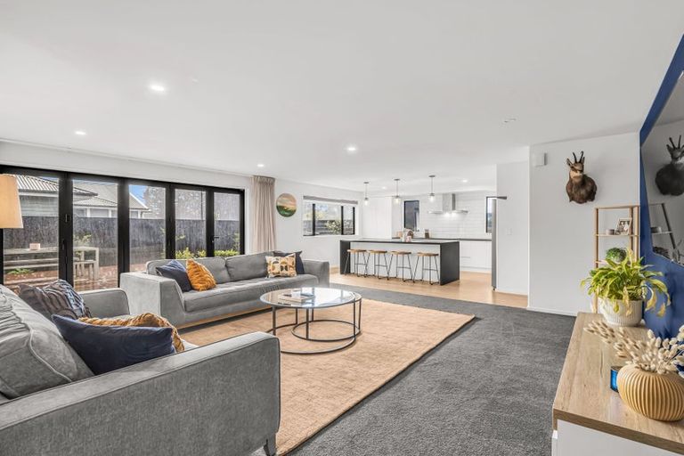 Photo of property in 102 Petries Road, Woodend, 7610