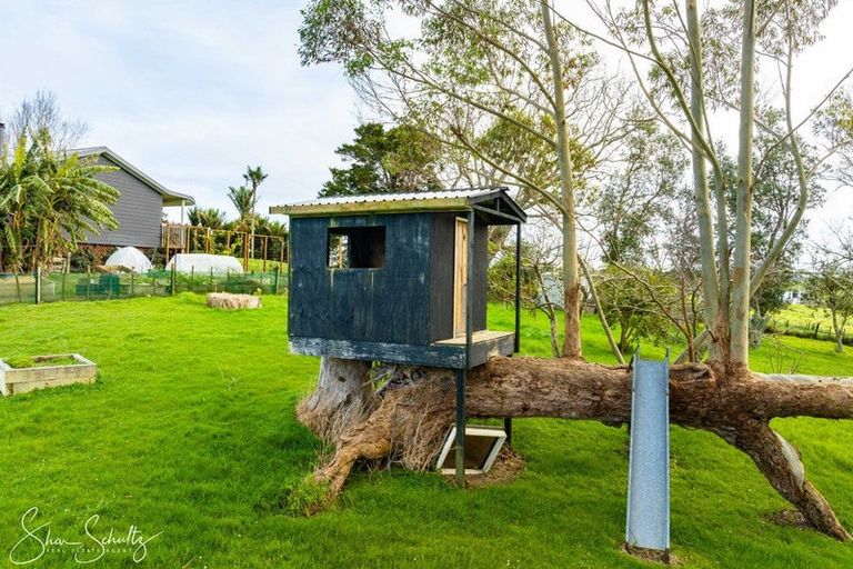 Photo of property in 147 Petley Road, Paparoa, 0571