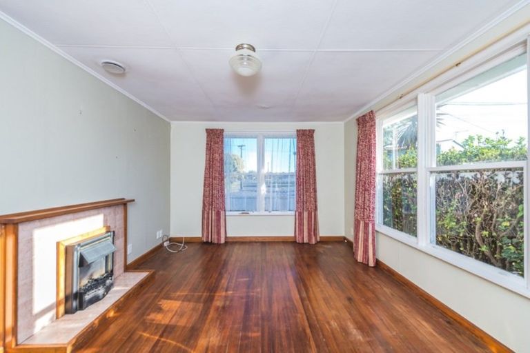 Photo of property in 8 Hadfield Crescent, College Estate, Whanganui, 4500