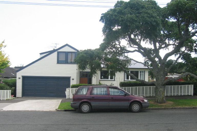 Photo of property in 10 Carnarvon Avenue, Glendowie, Auckland, 1071