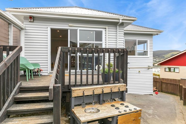 Photo of property in 13 Tawa Terrace, Tawa, Wellington, 5028