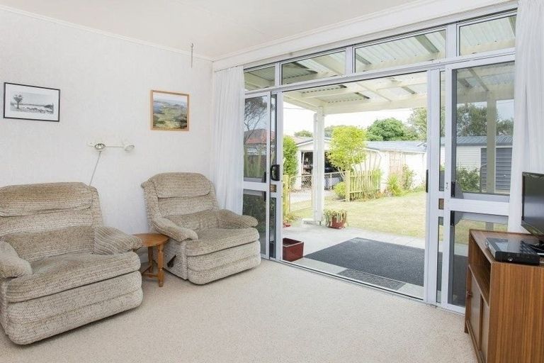 Photo of property in 17 Cobden Street, Gisborne, 4010